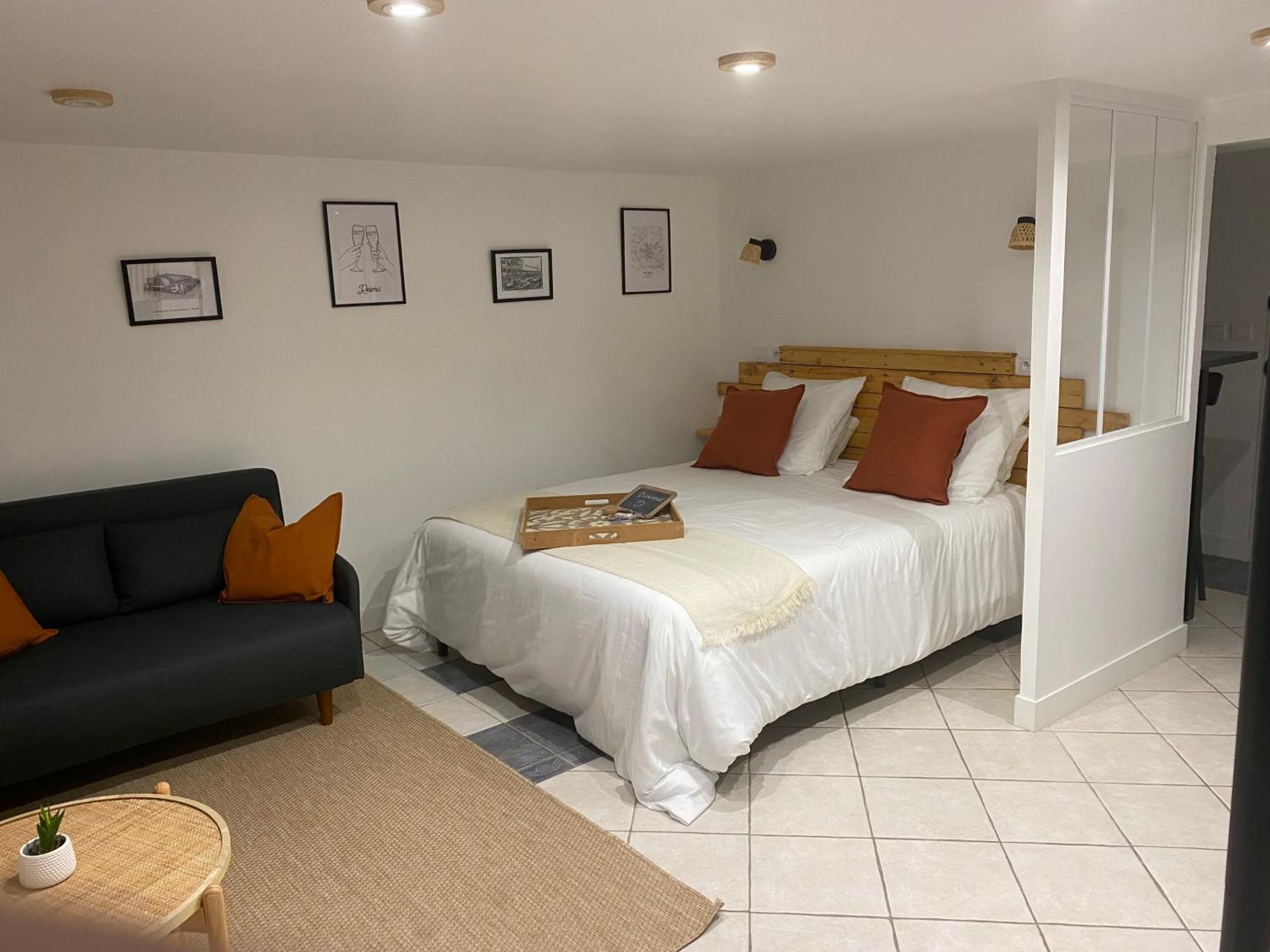 Appart Studio Rdc De Maison Avec Exterieur Proche Reims Tinqueux Dış mekan fotoğraf